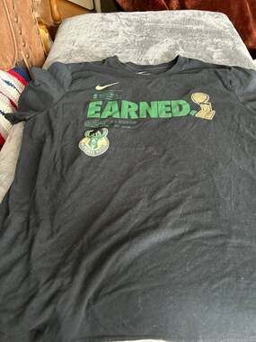 Nike tee size XL bucks Tshirt